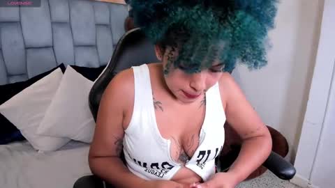 Momo  online show from 09/15/25, 01:49