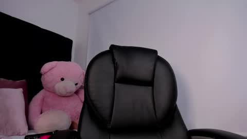 Momo  online show from 02/28/26, 03:40