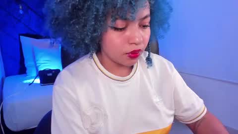 Snapshot of momo_ayasse chatting on 06/21/26, 04:48 Momo online show from 06/21/26, 04:48