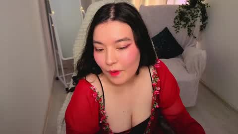 Momo online show from 05/05/26, 10:29