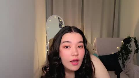 Momo online show from 05/24/26, 10:59