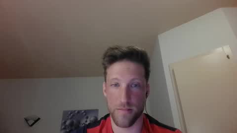 Snapshot of moms_little_monster chatting on 12/16/24, 03:54 moms_little_monster online show from 12/16/24, 03:54