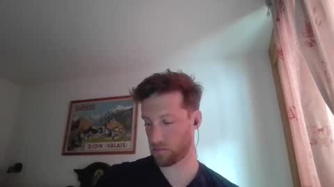 Snapshot of moms_little_monster chatting on 12/18/24, 02:38 moms_little_monster online show from 12/18/24, 02:38