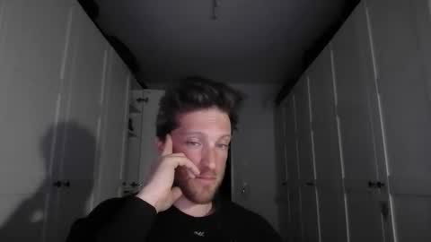 Snapshot of moms_little_monster chatting on 11/27/25, 07:49 moms_little_monster online show from 11/27/25, 07:49