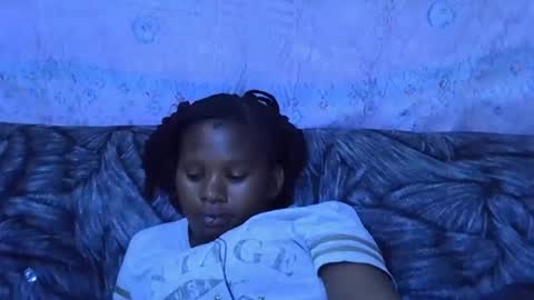 Snapshot of momsdoll chatting on 02/03/26, 06:22 momsdoll online show from 02/03/26, 06:22