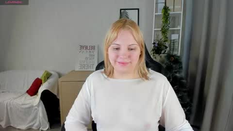 mon1ca_jones online show from 12/14/25, 09:03