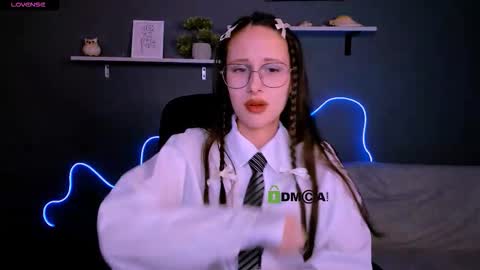 Mona  online show from 09/22/25, 08:00