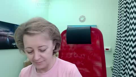 Snapshot of mona_w chatting on 05/02/26, 09:47 Mona online show from 05/02/26, 09:47
