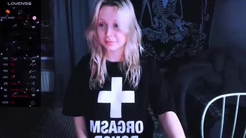 Snapshot of monalauu chatting on 02/15/26, 05:20 online show from 02/15/26, 05:20