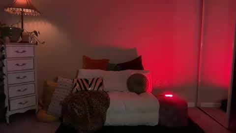 Mona online show from 01/31/25, 03:22