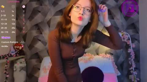 Snapshot of monanoir chatting on 11/29/25, 04:43 Mona online show from 11/29/25, 04:43