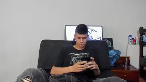 nicolas online show from 12/25/24, 09:22