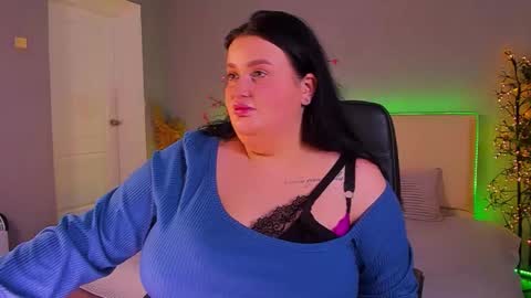 Monica online show from 12/03/25, 01:31