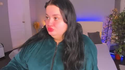 Monica online show from 02/03/26, 06:51