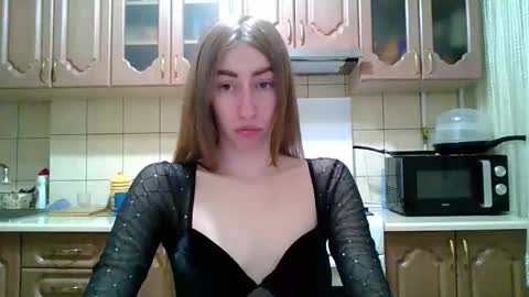 Monica online show from 06/03/26, 08:14