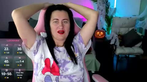 Monica online show from 10/20/25, 07:42
