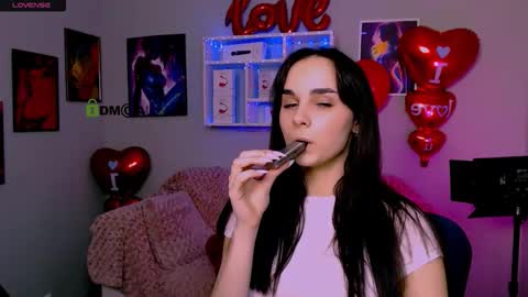 Monica online show from 02/18/26, 09:22