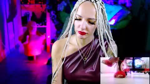 Monika online show from 11/07/25, 10:26