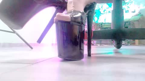 Monika online show from 12/19/25, 10:55