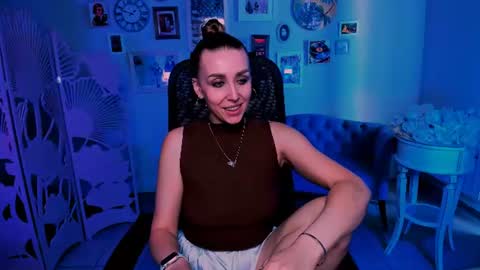 Snapshot of monicariley chatting on 06/10/26, 09:52 monicariley online show from 06/10/26, 09:52