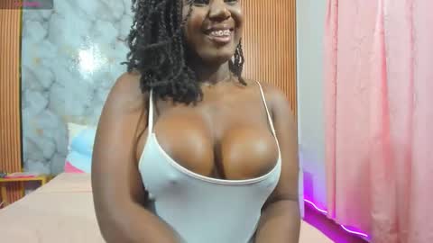 Snapshot of monicaroux chatting on 03/06/26, 02:35 online show from 03/06/26, 02:35