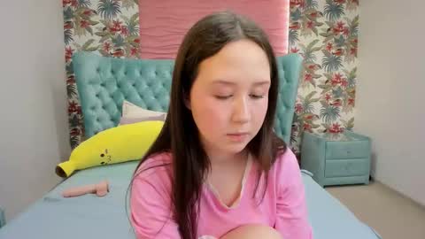 Snapshot of monicasway chatting on 11/27/25, 03:58 Monica online show from 11/27/25, 03:58