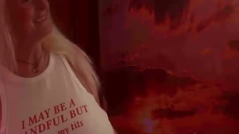 Monika    online show from 10/04/25, 01:25