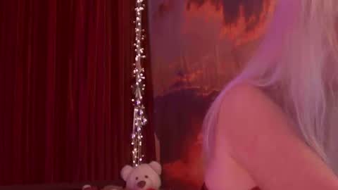 Monika    online show from 02/16/26, 03:02