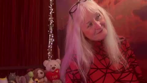 Monika    online show from 04/01/26, 02:01