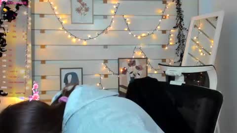 Monika online show from 01/08/26, 01:57