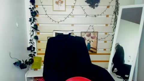 Snapshot of monika_youu chatting on 08/04/26, 12:19 Monika online show from 08/04/26, 12:19