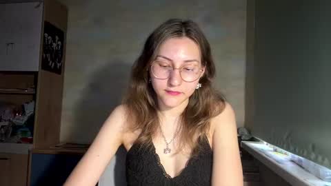 Snapshot of monikakotts chatting on 06/15/26, 04:42 Mia online show from 06/15/26, 04:42