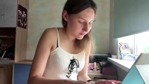 Snapshot of monikakotts chatting on 07/18/26, 06:50 Mia online show from 07/18/26, 06:50