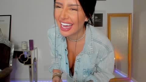 Alessia online show from 01/06/25, 09:43