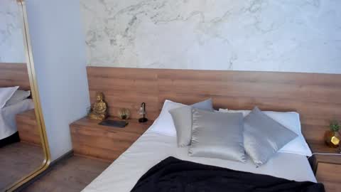 Monique  online show from 01/10/25, 07:54