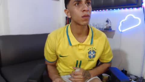 Snapshot of monkey_uchiha77 chatting on 02/27/25, 09:43 simon dice online show from 02/27/25, 09:43