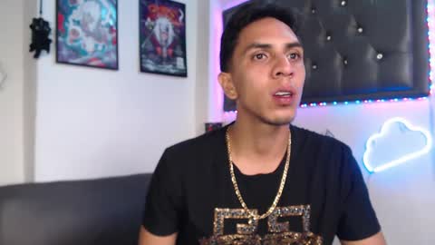 Snapshot of monkey_uchiha77 chatting on 03/08/25, 01:25 simon dice online show from 03/08/25, 01:25