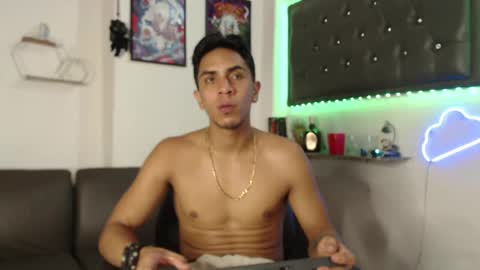 Snapshot of monkey_uchiha77 chatting on 03/12/25, 12:47 simon dice online show from 03/12/25, 12:47