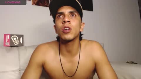 Snapshot of monkey_uchiha77 chatting on 02/20/26, 02:52 simon dice online show from 02/20/26, 02:52