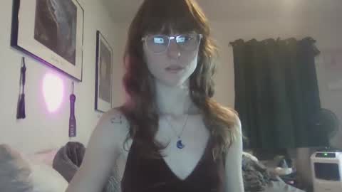 Snapshot of monkeygirl99 chatting on 02/21/26, 04:35 monkeygirl9 come play with me slut daddy bad spanking cute girl submissive online show from 02/21/26, 04:35