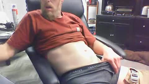 Snapshot of monkeypants04 chatting on 06/17/26, 05:36 monkeypants04 online show from 06/17/26, 05:36