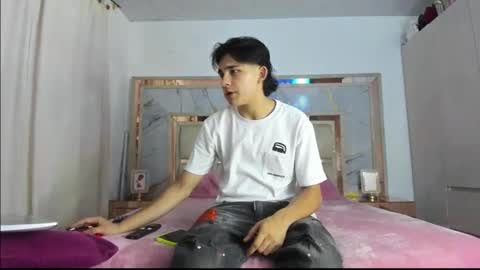 monky_0002 online show from 03/15/26, 11:33