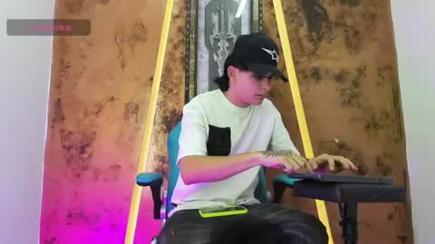monky_0002 online show from 06/23/26, 12:36