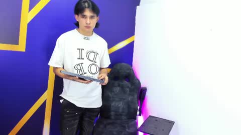 monky_0002 online show from 07/12/26, 04:36