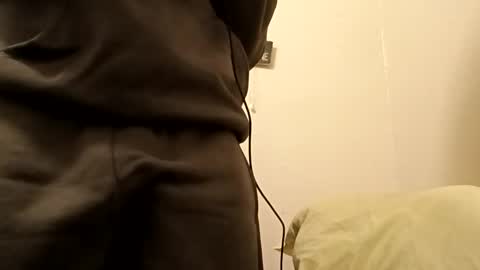 Snapshot of monster960002 chatting on 12/02/25, 01:00 monster960002 online show from 12/02/25, 01:00