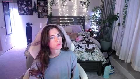 Snapshot of monstrumologist chatting on 01/03/25, 01:27 Lydia Mooney online show from 01/03/25, 01:27