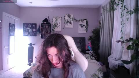 Snapshot of monstrumologist chatting on 01/11/25, 01:27 Lydia Mooney online show from 01/11/25, 01:27