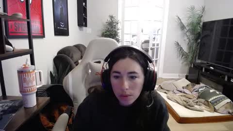 Snapshot of monstrumologist chatting on 12/02/25, 01:00 Lydia Mooney online show from 12/02/25, 01:00