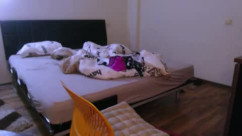 Monse online show from 10/16/25, 08:21