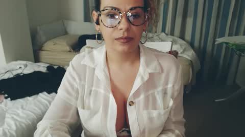 Monse online show from 04/15/26, 07:58